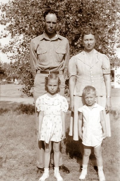 Herman and family, 1942